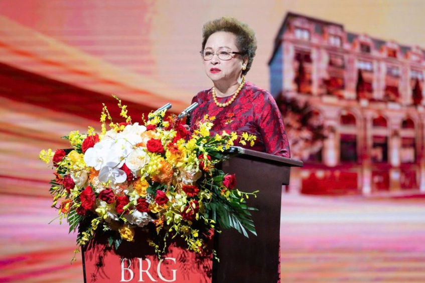 Bà Nguyễn Thị Nga được phong tặng danh hiệu Anh hùng Lao động